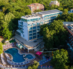Hotel_Exterior_3.jpg