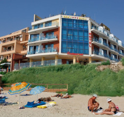 Hotel_Exterior_3.jpg