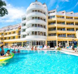 Hotel_Exterior_4.jpg