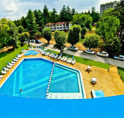 Hotel_Exterior_4.jpg