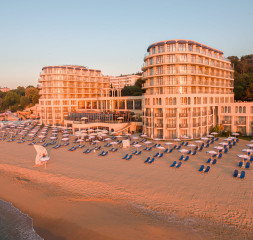 Hotel_Exterior_4.jpg