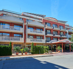 Hotel_Exterior_4.jpg