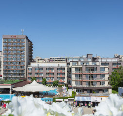 Hotel_Exterior_4.jpg