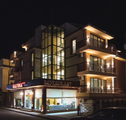 Hotel_Exterior_4.jpg