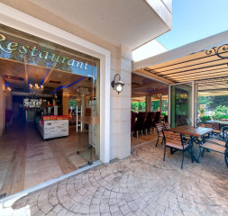 Hotel_Exterior_4.jpg