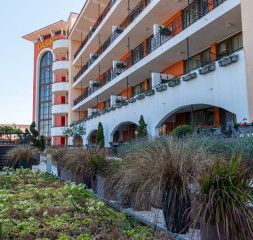 Hotel_Exterior_4.jpg