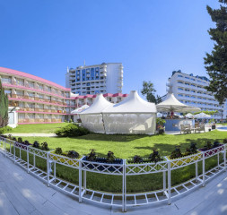 Hotel_Exterior_4.jpg