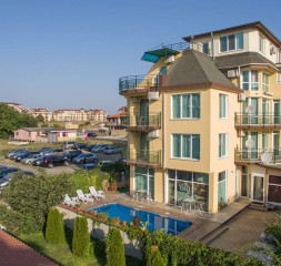 Hotel_Exterior_4.jpg