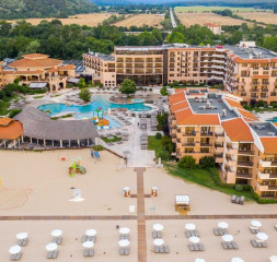 Hotel_Exterior_4.jpg