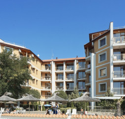 Hotel_Exterior_4.jpg