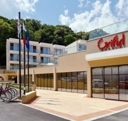 Hotel_Exterior.jpg