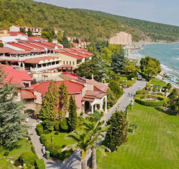 Hotel_Exterior_5.jpg