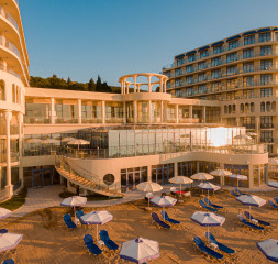Hotel_Exterior_5.jpg