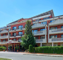 Hotel_Exterior_5.jpg