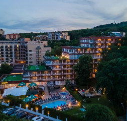 Hotel_Exterior_6.jpg