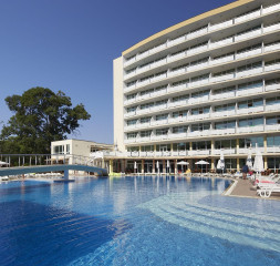 Hotel_Exterior_6.jpg