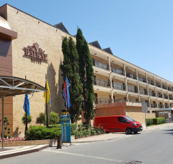 Hotel_Exterior_6.jpg