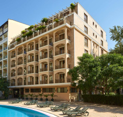 Hotel_Exterior_7.jpg