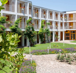 Hotel_Exterior_7.jpg