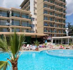 Hotel_Exterior_8.jpg