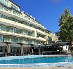 Hotel_Exterior.jpeg