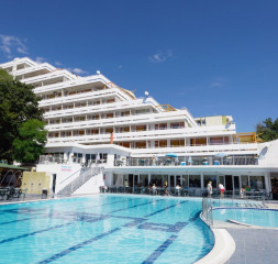 Hotel_Exterior.jpg