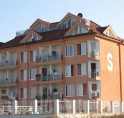 Hotel_Exterior.jpg