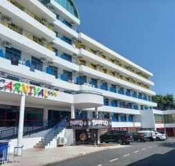 Hotel_Exterior.jpg