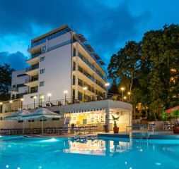 Hotel_Exterior.jpg