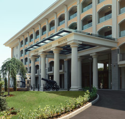 Hotel_Exterior.jpg