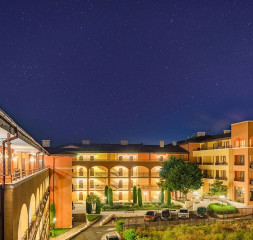 Hotel_Exterior.jpg