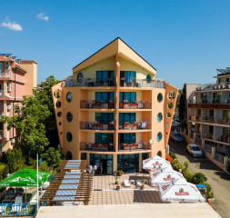 Hotel_Exterior.jpg