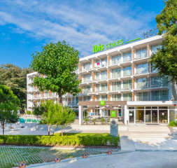 Hotel_Exterior.jpg
