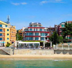 Hotel_Exterior.jpg