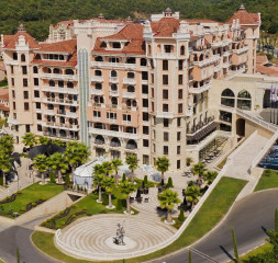 Hotel_Exterior.jpg