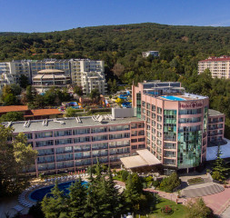 Hotel_Exterior.jpg