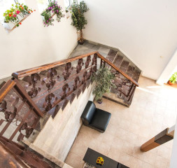 Hotel_Interior_1.jpg