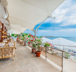 Hotel_Terrace_1.jpg