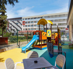 Kids_Area_1.jpg
