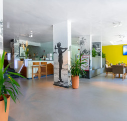 Lobby_10.jpg