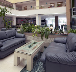 Lobby_11.jpg