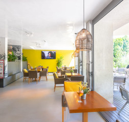 Lobby_1.jpg