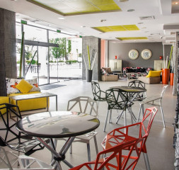 Lobby_1.jpg