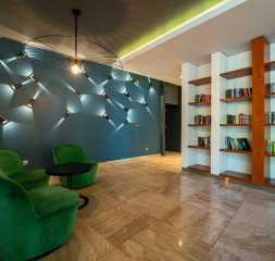 Lobby_1.jpg