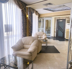 Lobby_1.jpg