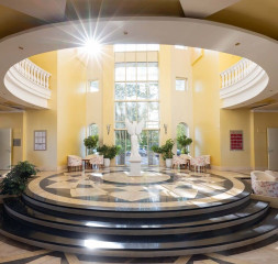 Lobby_1.jpg