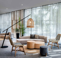 Lobby_1.jpg