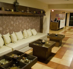 Lobby_1.jpg