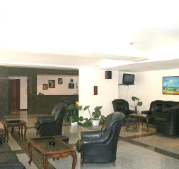 Lobby_1.jpg