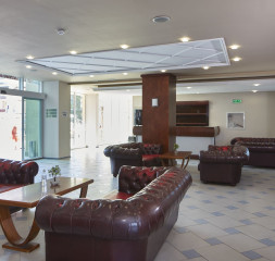 Lobby_1.jpg